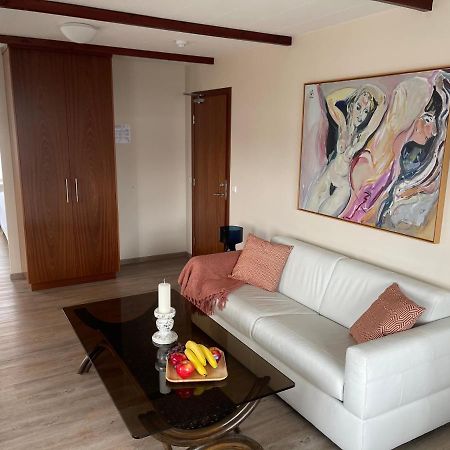 600 Guesthouse อาคูเรย์รี ภายนอก รูปภาพ