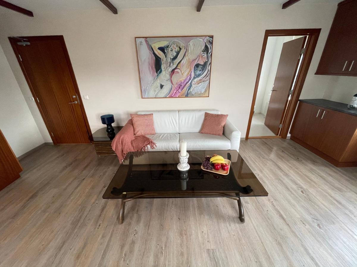 600 Guesthouse อาคูเรย์รี ภายนอก รูปภาพ