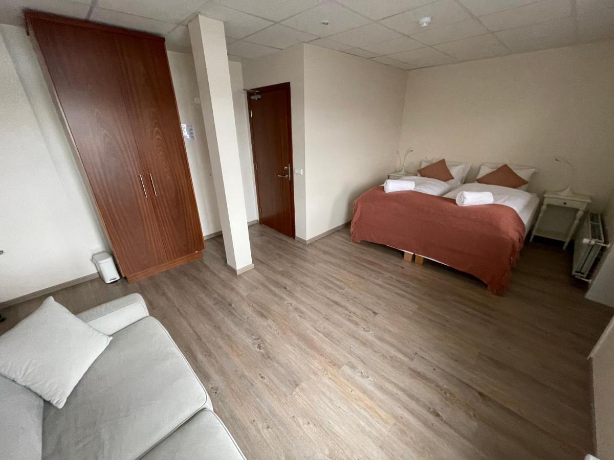 600 Guesthouse อาคูเรย์รี ภายนอก รูปภาพ